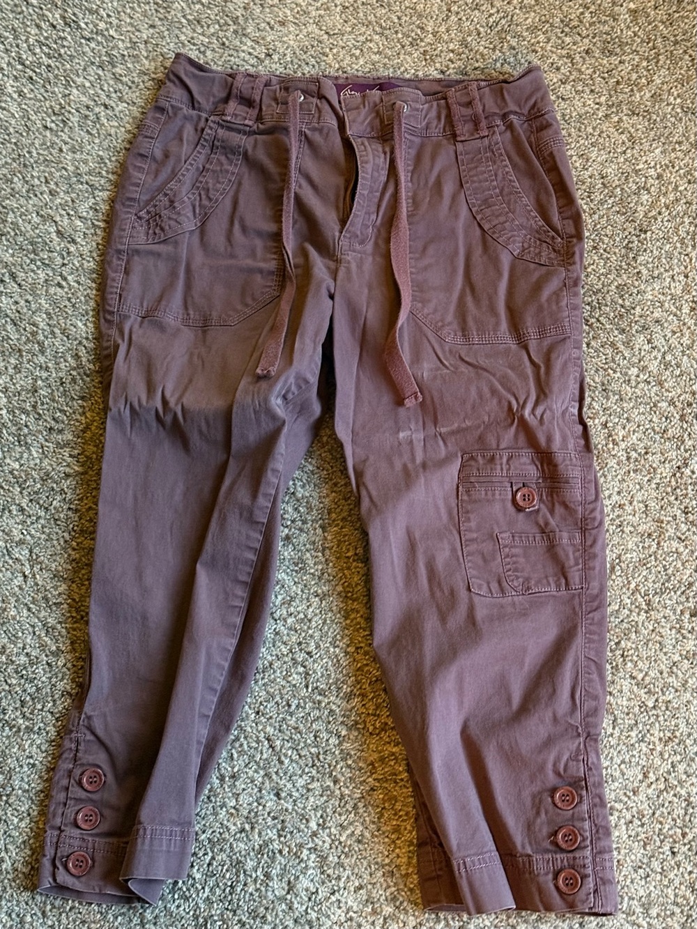 Casual Drawstring Capri Pants in Deep Mauve